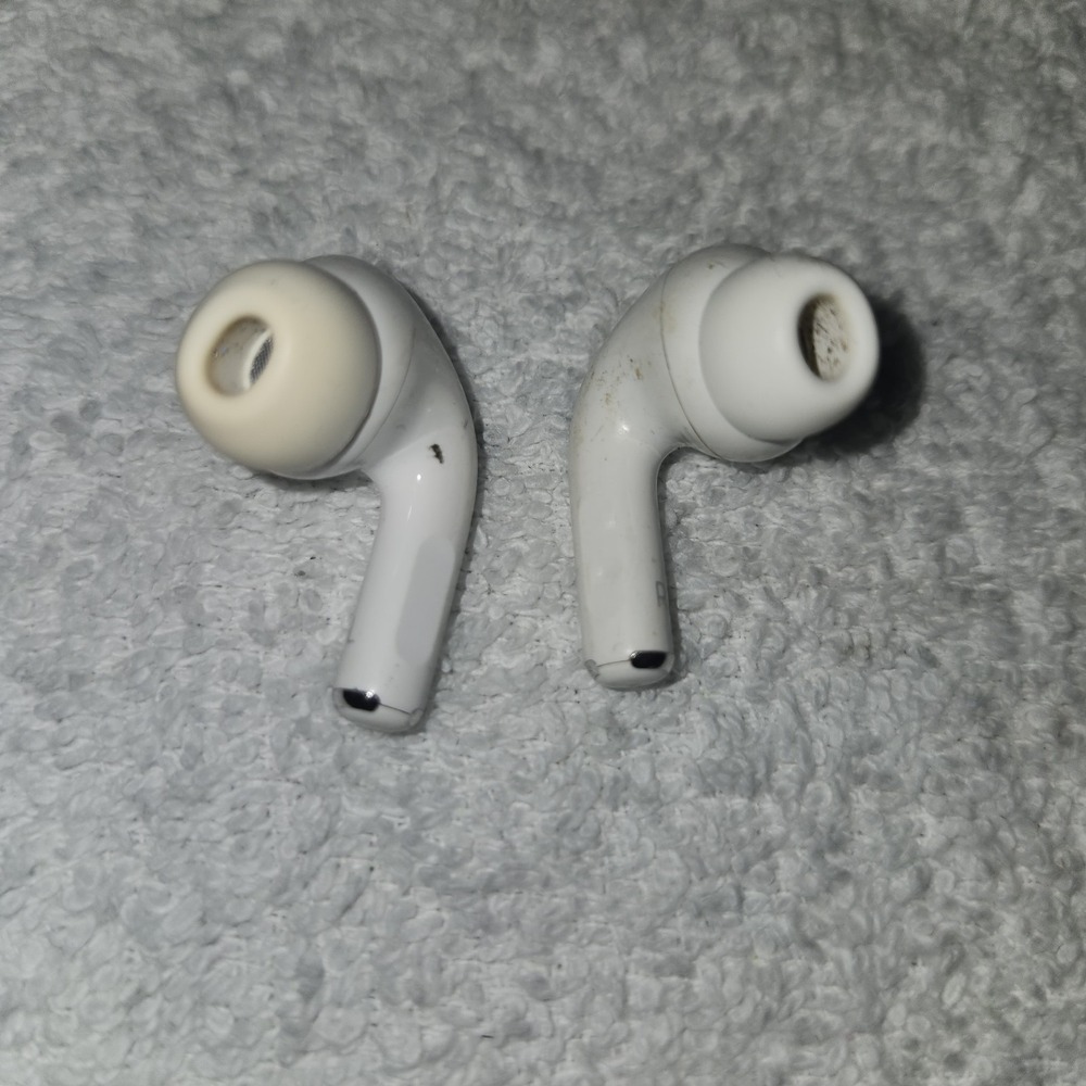Apple AirPods Pro Wireless Bluetooth Earbuds White In-Ear No Case